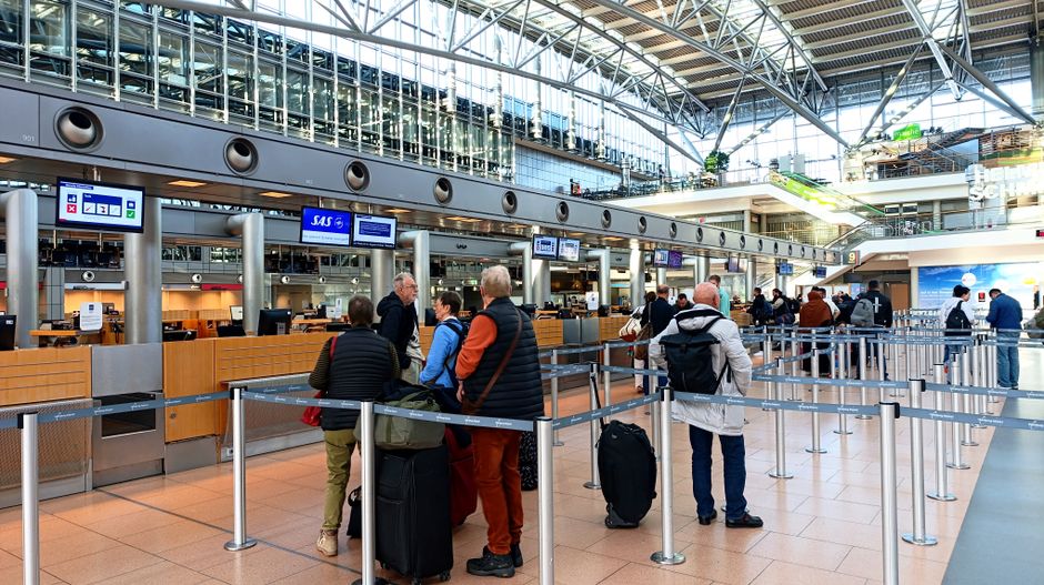 Best Excess Luggage Shipping Services Comparison Sendmybag Regulations: luggage shipping options compared