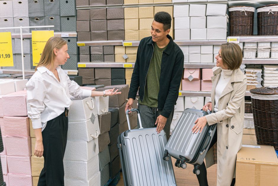 Best Excess Luggage Shipping Services Comparison Sendmybag Steps logo and luggage shipping box in 2026