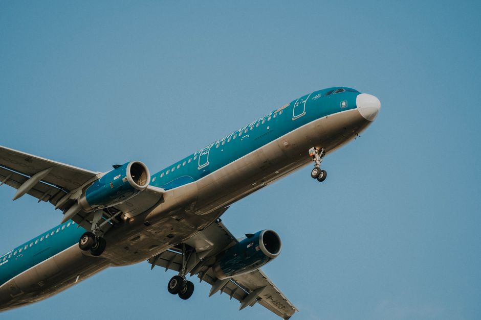 Best Flight Comparison Websites Guide Hacks with top flight deals compared on a laptop screen