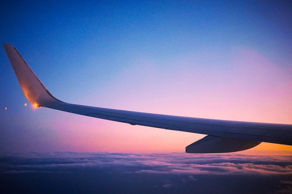 Travelers comparing fares on the best flight comparison sites 2026