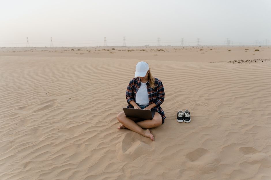 Dubai Remote Work Visa Application Online guide with Dubai skyline and visa documents