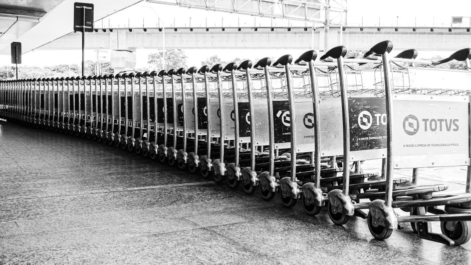 Excess Luggage Shipping Services Comparison Sendmybag Costs calculator for 2026 baggage rates
