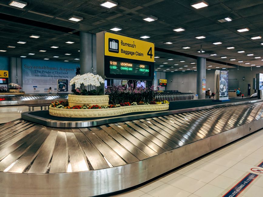 Flight Delay Compensation Claim Steps guide with traveler checking delayed flight details