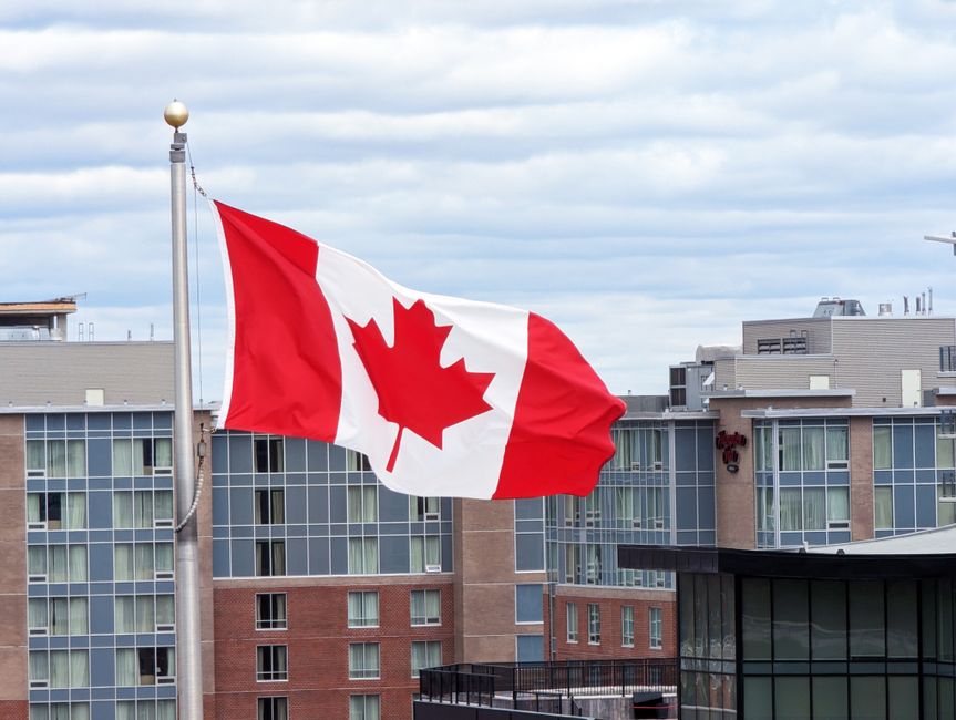 How To Apply To Canadian Universities (Application Deadline): student submitting application online