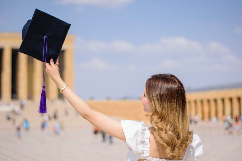 How To Apply To Canadian Universities Eligibility guide with student applying online