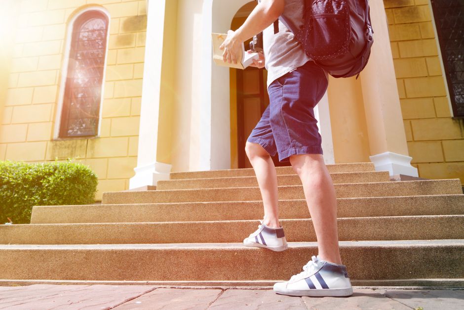 How To Apply To Canadian Universities (Ranking): student reviewing Canadian university applications