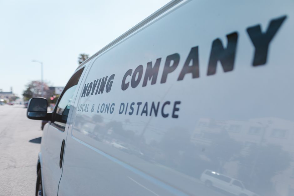 International Moving Companies Reviews And Cost Estimate Regulations: moving cost calculator and boxes