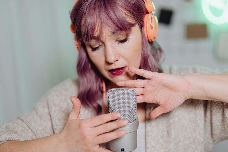 Voice Over Artist Jobs Online International Clients Vacancies with microphone and remote work setup