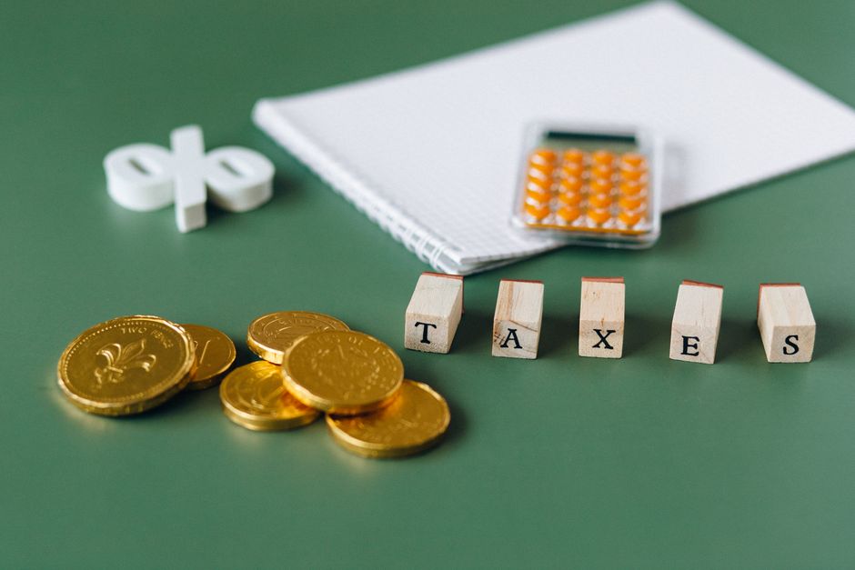 Fintech Developer Vacancies In Dubai Tax Free: developer reviewing fintech job openings in Dubai